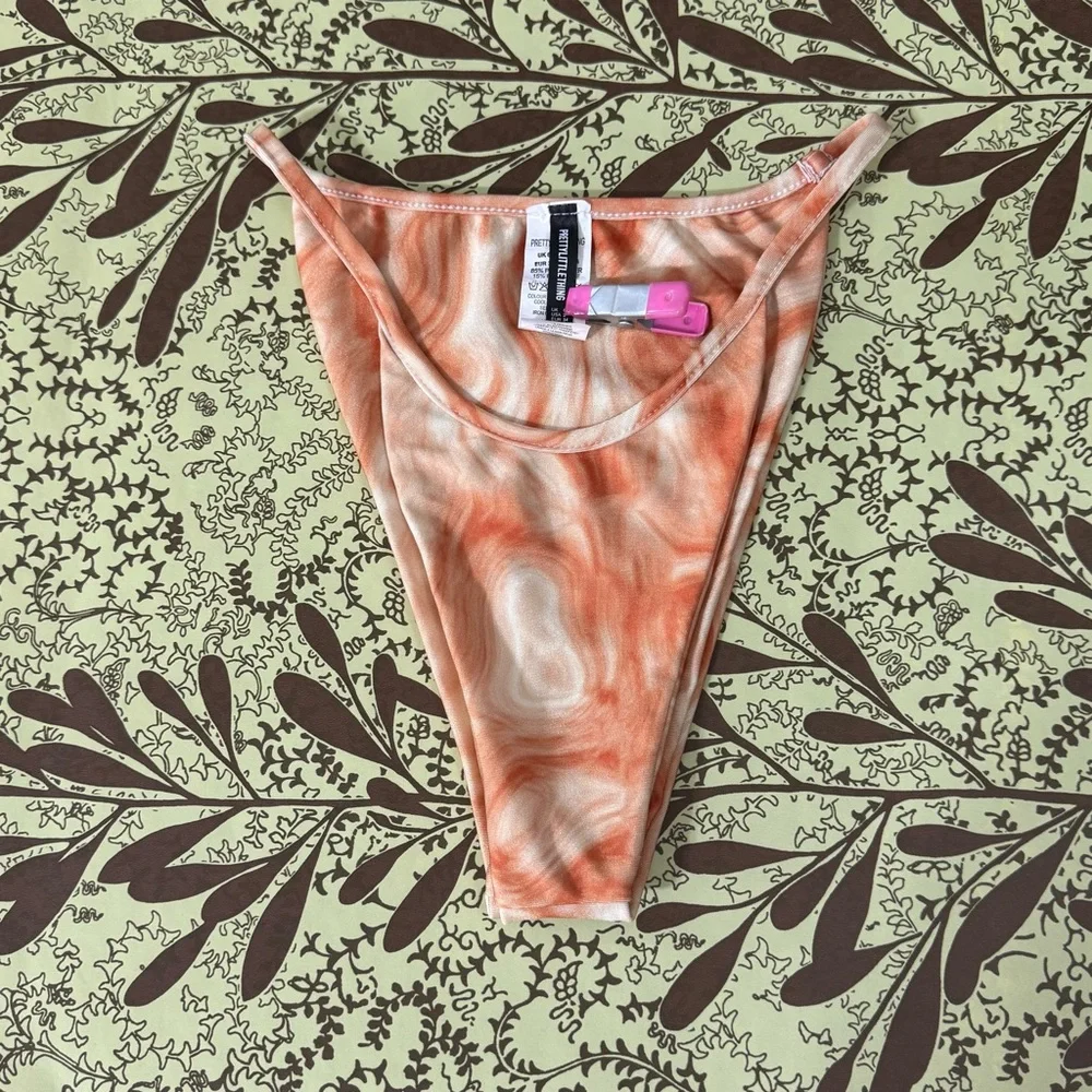 PrettyLittleThing Orange and Cream Bikini Bottom